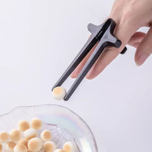 Ladda upp bild till gallerivisning, 4 Finger Chopsticks Lazy Auxiliary Chopsticks Hold Snacks Not Dirty Hands Chopsticks Finger Ring Play Game Lazy Artifact
