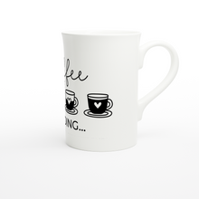 Ladda upp bild till gallerivisning, Coffee loading - Vit 10oz porslin Slim Mugg
